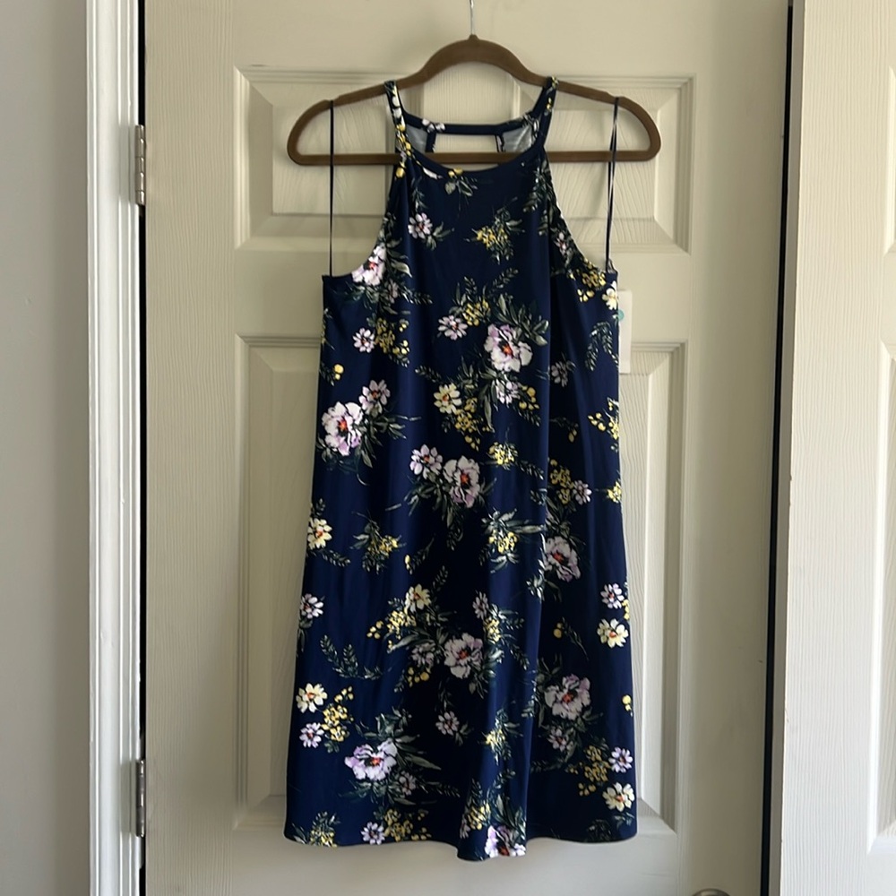 Nine Britton sleeveless shift dress with keyhole back